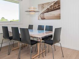 6 Person Holiday Home in Allingabro-by Traum