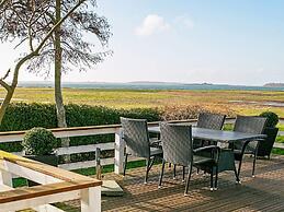 Secluded Retreat by Water - By Traum Ferienwohnungen