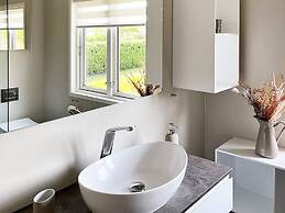 Secluded Retreat by Water - By Traum Ferienwohnungen