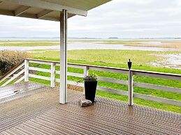 Secluded Retreat by Water - By Traum Ferienwohnungen