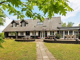 19 Person Holiday Home in Logstor-by Traum
