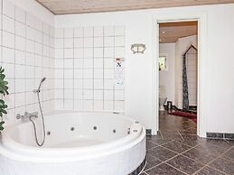 19 Person Holiday Home in Logstor-by Traum