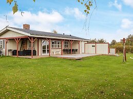5 Person Holiday Home in Ebeltoft-by Traum