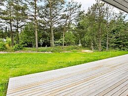 5 Star Holiday Home in Hals