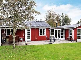 6 Person Holiday Home in Store Fuglede