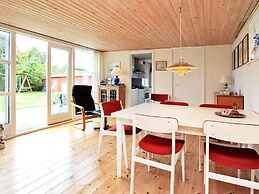 6 Person Holiday Home in Store Fuglede
