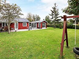 6 Person Holiday Home in Store Fuglede