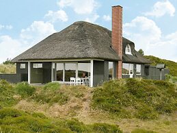 Cozy Holiday Home in Oksbøl near Beach