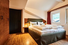 EVI APARTMENTS via we rent