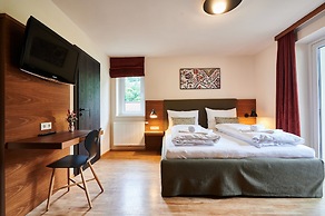 EVI APARTMENTS via we rent