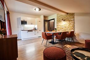 EVI APARTMENTS via we rent