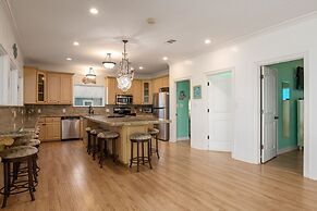 Daze In The Sun 3 Bedroom Home by RedAwning