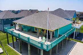 Daze In The Sun 3 Bedroom Home by RedAwning