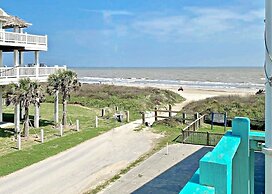 Daze In The Sun 3 Bedroom Home by RedAwning