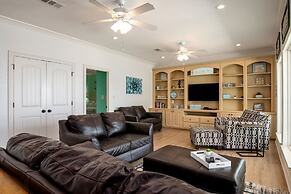 Daze In The Sun 3 Bedroom Home by RedAwning