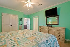 Daze In The Sun 3 Bedroom Home by RedAwning