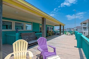 Daze In The Sun 3 Bedroom Home by RedAwning