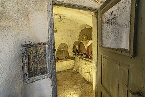 Phaos Santorini Suites