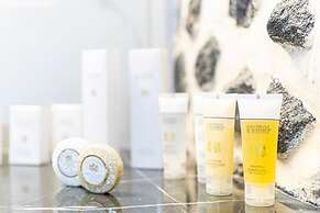 Phaos Santorini Suites