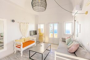 Phaos Santorini Suites