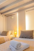 Phaos Santorini Suites