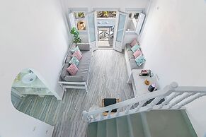 Phaos Santorini Suites