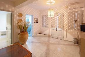 Phaos Santorini Suites