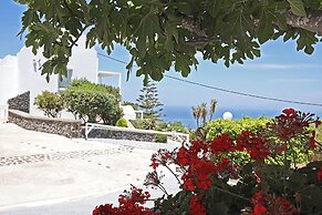 Phaos Santorini Suites