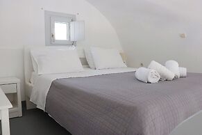Phaos Santorini Suites