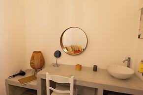 Phaos Santorini Suites