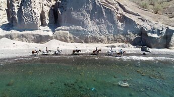 Phaos Santorini Suites