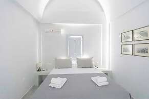Phaos Santorini Suites