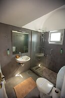 Phaos Santorini Suites