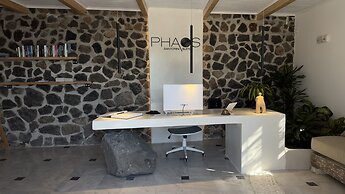 Phaos Santorini Suites