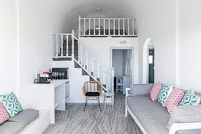 Phaos Santorini Suites