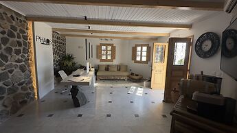 Phaos Santorini Suites