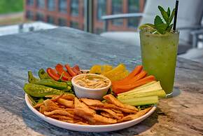 Hampton Inn & Suites Nashville Downtown Capitol View