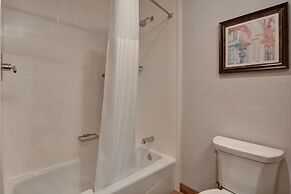 Hampton Inn & Suites Nashville Downtown Capitol View