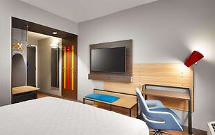 Tru By Hilton Clearfield Hill Air Force Base, UT