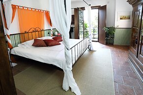 Giarvino Guest House
