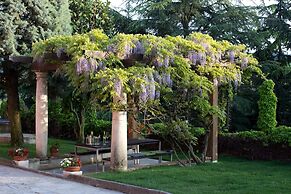 Giarvino Guest House