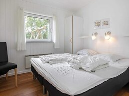 6 Person Holiday Home in Ulfborg