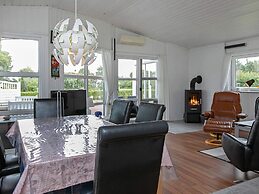6 Person Holiday Home in Ulfborg