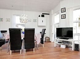 6 Person Holiday Home in Ulfborg