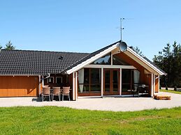 8 Person Holiday Home in Ulfborg