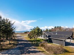 10 Person Holiday Home in Logstor-by Traum