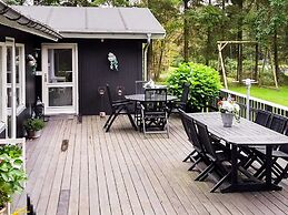 5 Star Holiday Home in Hals