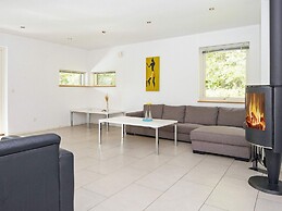14 Person Holiday Home in Grenaa-by Traum