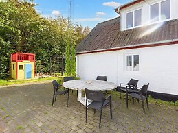 10 Person Holiday Home in Thyholm-by Traum