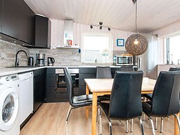 6 Person Holiday Home in Ebeltoft-by Traum